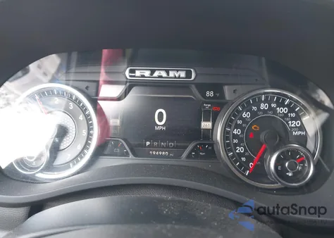 2020 Ram 2500 Laramie 4X4 6'4 Box z USA, uszkodzony, nr VIN 3C6UR5FJ3LG141592